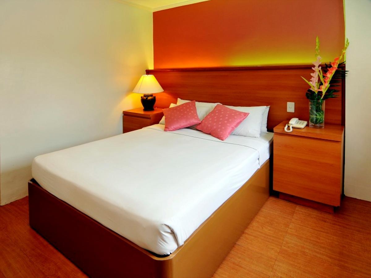 La Parilla Hotel Cabanatuan City Eksteriør billede