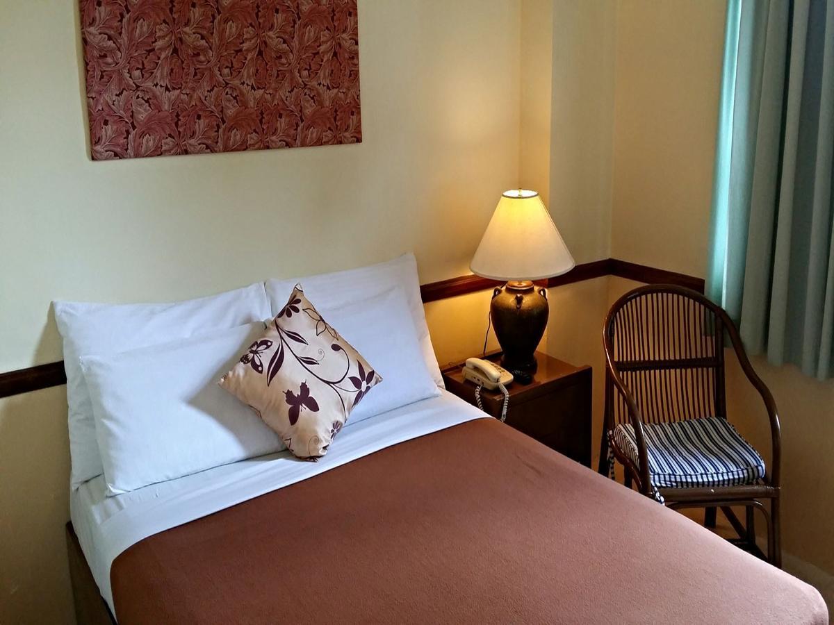 La Parilla Hotel Cabanatuan City Eksteriør billede